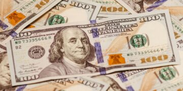 $1720-direct-deposit-will-arrive-in-the-next-few-hours-to-americans